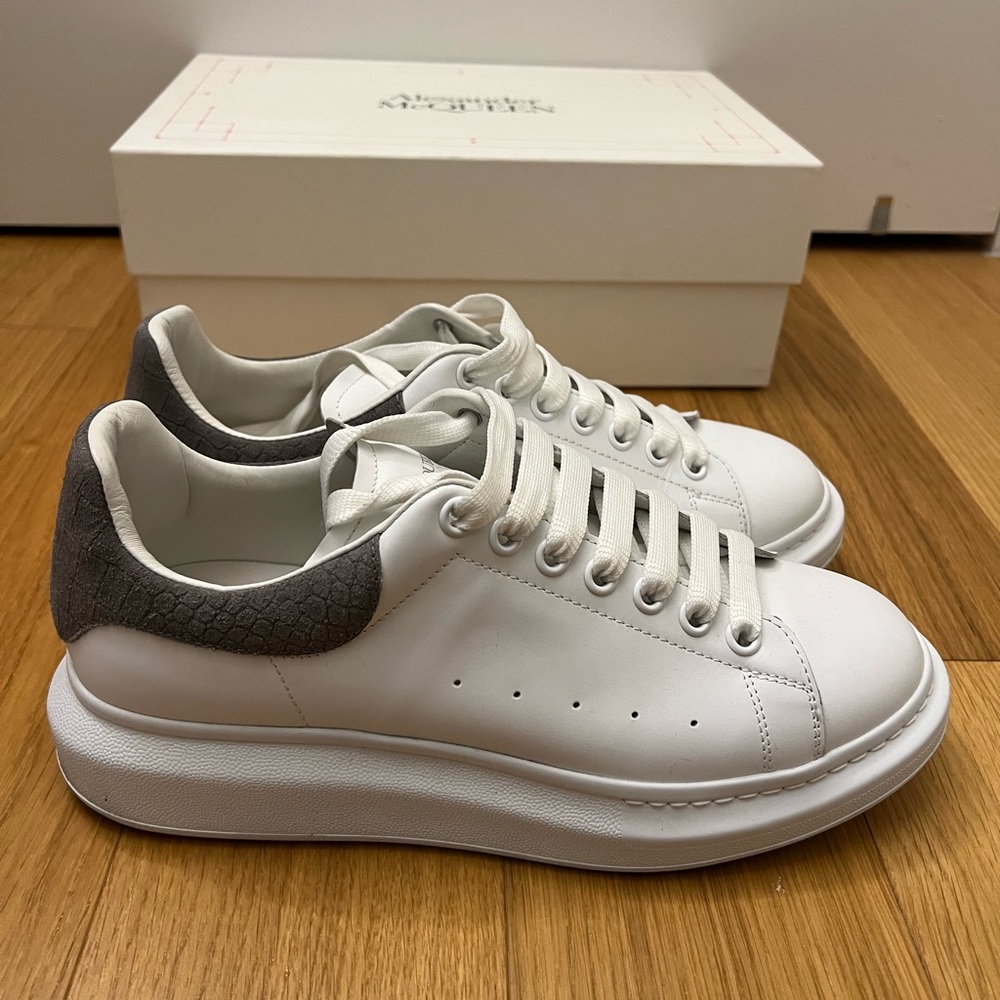 Alexander McQueen oversized sneaker